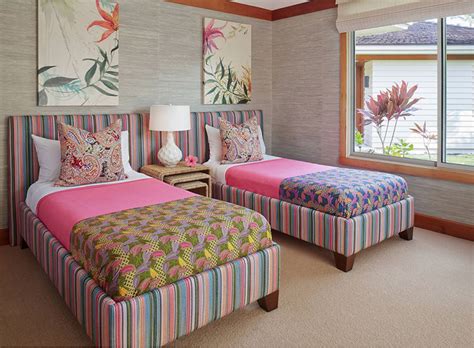 The decoration itself can be accomplished by having very good interior design through wall color, the accessories and the best furniture choice. 20 Tropical Bedroom Furniture with Exotic Allure | Home ...