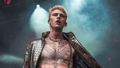 Machine gun kelly — kiss the sky 03:07. Machine Gun Kelly wants his new album to be about more ...