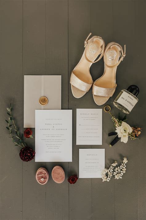 Love This Simple Flat Lay Photography Wedding Photos Wedding