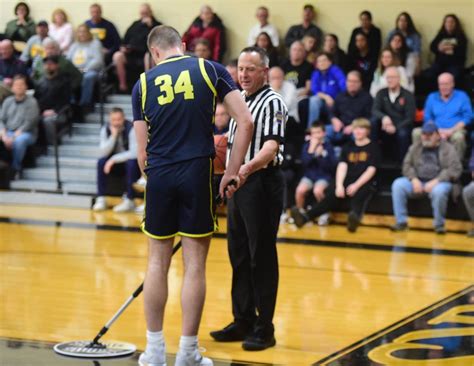 District 3 basketball: Eastern York beats Berks Catholic in semifinals