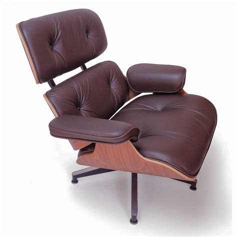 The eameses' modern take on a nineteenth century club chair has not only endured for more than 50 years, it has become one of the most significant furniture designs of the twentieth. Herman Miller Eames Lounge Chair and Ottoman - SympleDesign