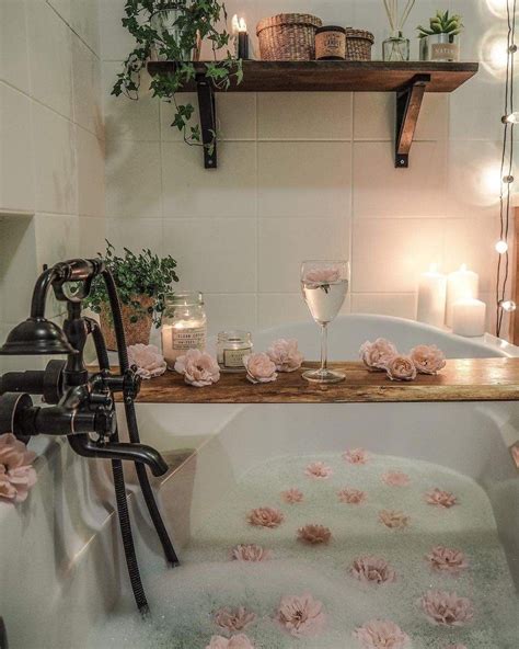 Credit Vintage Facebook In 2021 Pretty Bathrooms Bathtub Decor