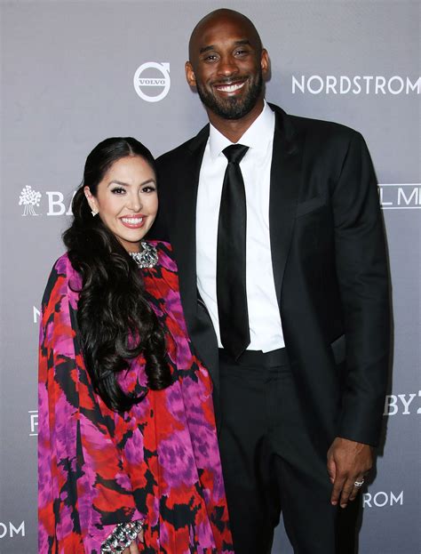 kobe bryant bought vanessa the blue dress from the notebook i know all news