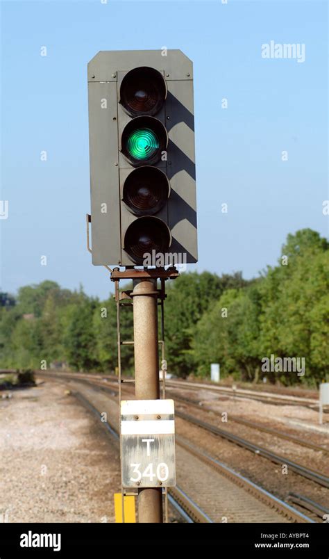 Railway Signal Green Hi Res Stock Photography And Images Alamy