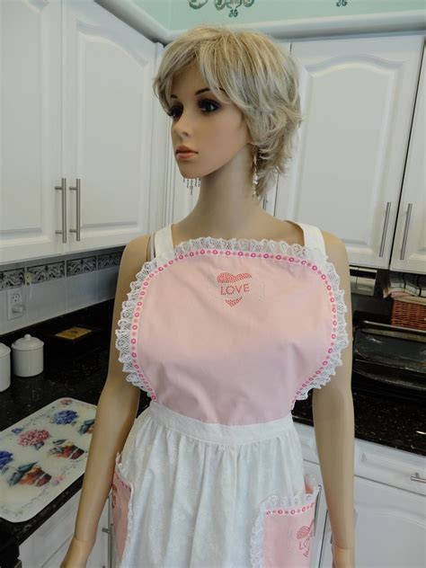womans full apron pink and white 2 pockets with appliqued etsy