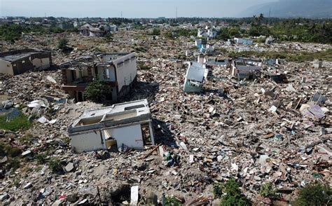 Noun temblor (plural temblors or temblores). Terremoto en Indonesia: ya 20 los muertos por sismo en Molucas
