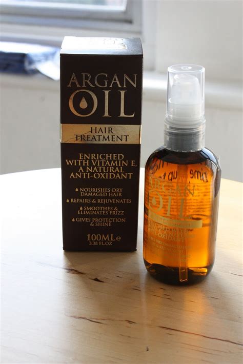 It contains many healthy antioxidants, vitamins and fatty acids that are not only great for your hair. Jasmin vs the World: Argan Oil Hair Treatment