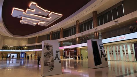Mengerti tugas dan tanggung jawab sebagai cleaning service. Kyle Field | Projects | CARRCO Painting