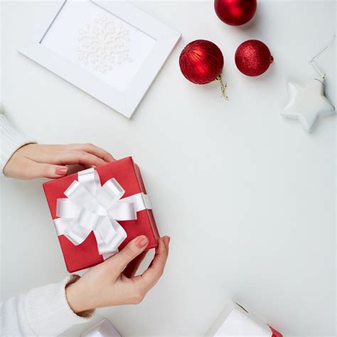 We're going to give you 10 tips and ideas for gifts for friends who have everything. 6 Perfect Holiday Gifts for Your Best Friend-Plus A ...