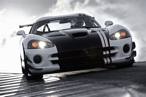 Mostcar123321 Dodge Targets Enthusiasts With Race Ready 2010 Viper
