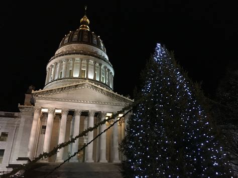 Christmas Season Begins With Capitol Tree Lighting Wv Metronews