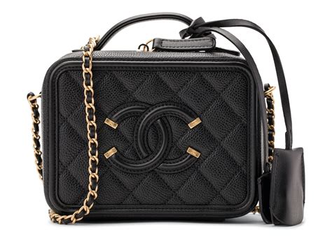 The chanel vanity case comes with the signature chain strap, so you can carry it cross body or over the shoulder like a real purse. Chanel Filigree Vanity Case Quilted Caviar Gold-tone Small ...