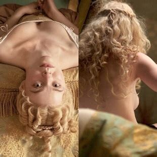 Elle Fanning Tits And Ass Flaunting Continues