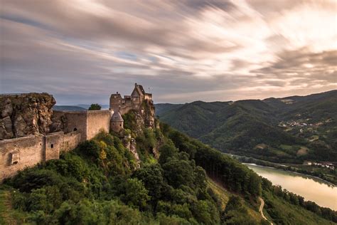 Trova mezzo di trasporto per riegersburg castle. Most beautiful medieval castles in Austria - SpottingHistory.com