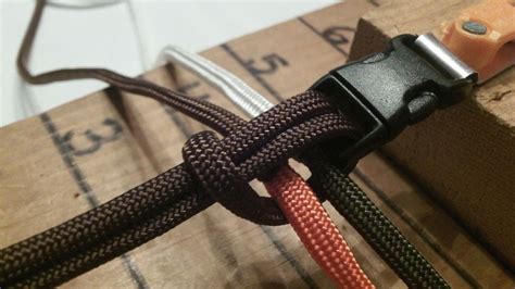 Rope & gear for work or fun How to Tie a 4 Strand Paracord Braid With a Core and Buckle. | Paracord braids, Paracord ...