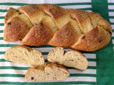 It's not easter sunday without buttery carbs! Osterzopf Traditional German Easter Bread by osram. A Thermomix ® recipe in the category Baking ...