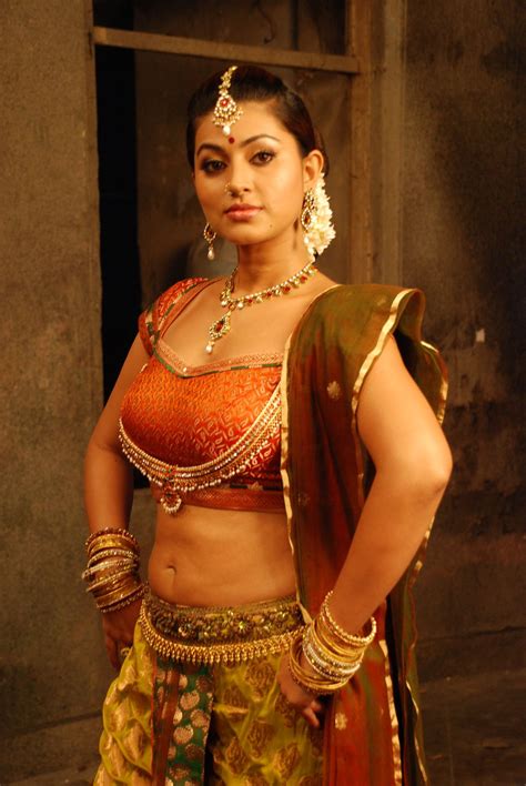 Tamil Actress Gorgeous Sneha Beautiful Hot Stills Ponnar Shankar Photo