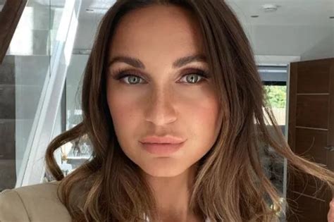 Billie Faiers Unveils Stunning Hair Transformation With Brand New Icy