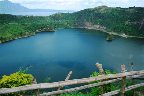 Taal Volcano Crater Water Inside The Crater Richard Flickr