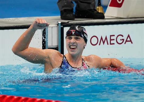 Katie Ledecky Wins Gold Medal In 1500 Freestyle At Tokyo Olympics Us Teammate Erica Sullivan