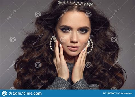 Gorgeous Brunette Portrait Beauty Makeup Pearls Jewelry