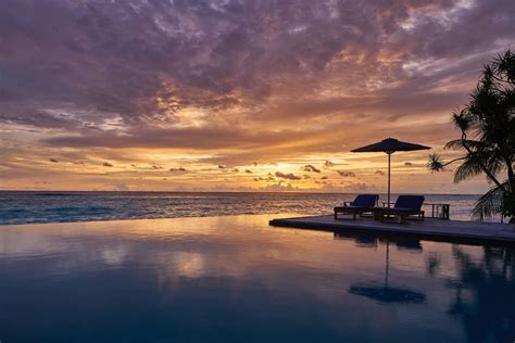Sunrise or Sunset Villa in the Maldives - Raffles Maldives Meradhoo