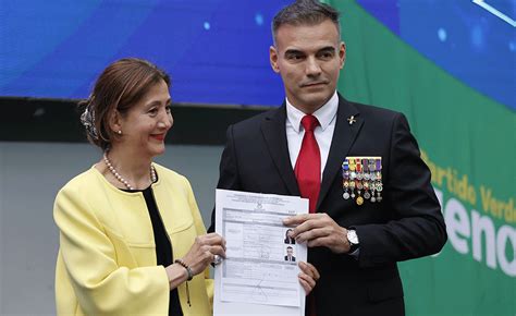 Íngrid Betancourt Elige A Militar Que Ayudó En Su Liberación Como