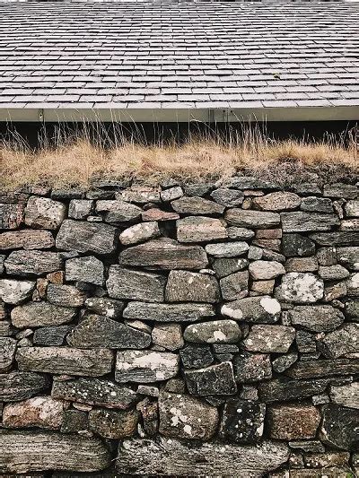How To Build A Dry Stack Stone Retaining Wall Building A Natural