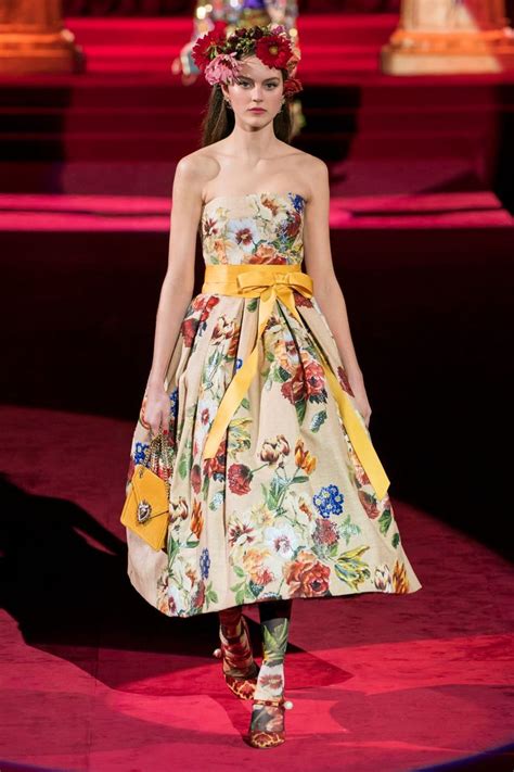 Dolce And Gabbana Goes Back To Fashion Basics For Its Fall 2019