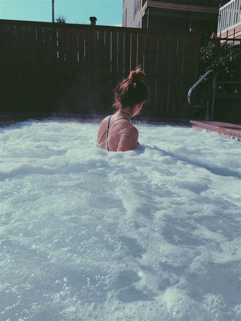 Hot Tub Selfie Poses Instagram Instagram Ideas Photography Photo