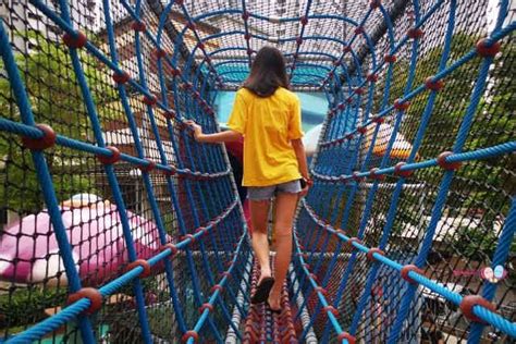 Dawson Vista Alice In Wonderland Playground
