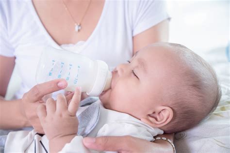 Paced Bottle Feeding A More Natural Way To Bottle Feed Your Baby The