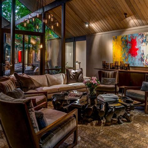 Oct 22, 2019 · discover the new interior design trends 2021. Intérieur design sombre d'une jolie maison de plain-pied à ...