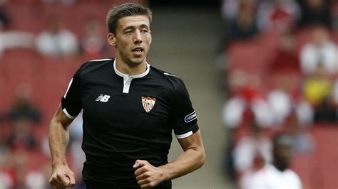 Lenglet featured in a total of 48 games all competitions last term for the catalan giants, showing just how important he is to ronald koeman's squad. Lenglet: Barça o Sevilla, esa es la cuestión
