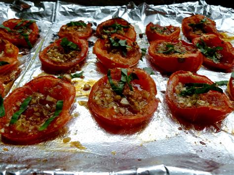 This tomato bruschetta recipe is full of tips for creating the perfect version of this italian classic. Tomato Bruschetta Recipe Barefoot Contessa : While most bruschetta recipes have you rub a raw ...