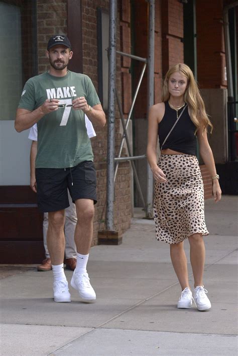 Kevin love and kate bock are engaged! KATE BOCK and Kevin Love Out in New York 09/22/2019 - HawtCelebs