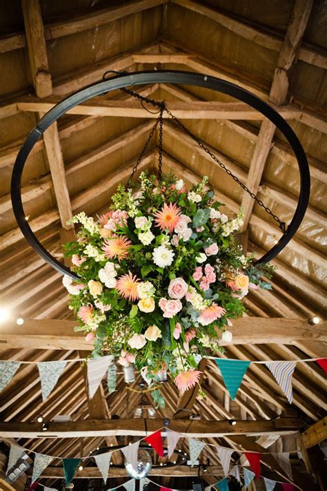 How to make a backpack: 21 ways to decorate your wedding venue with flowers
