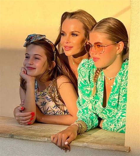 Amanda Holden 51 Stuns With Lookalike Daughters Lexi And Hollie In Dreamy Holiday Snaps
