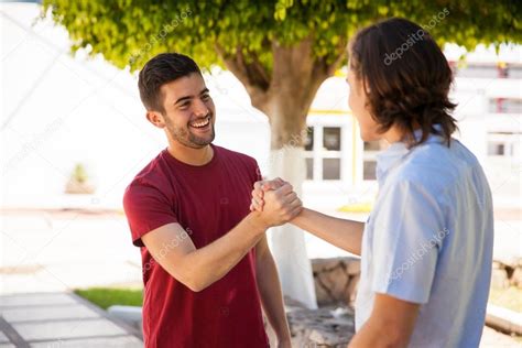 Pictures Friendship Hd Friends Greeting Each Other — Stock Photo