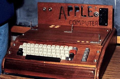 První Osobní Počítač Apple 1 Míří Na Aukci Applenovinkycz