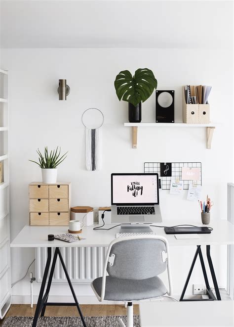8 Office Decor Tips To Maximize Your Productivity