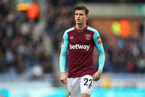 Leeds Fans React As Norwich Sign Sam Byram From West Ham