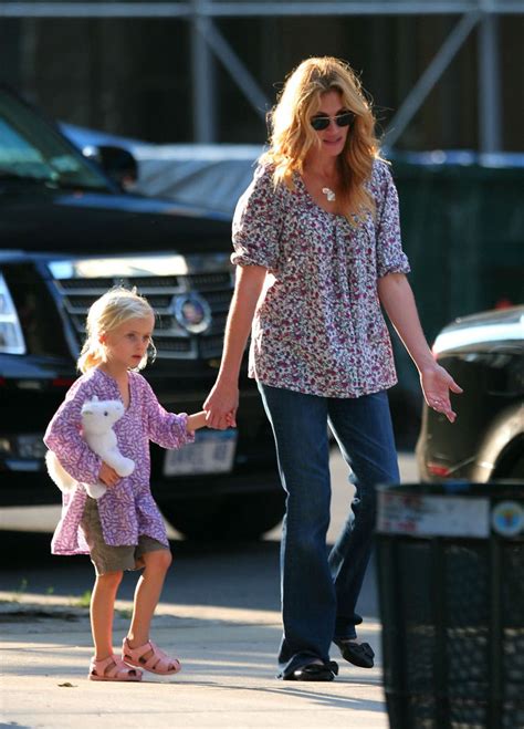 Julia Roberts Chatting With Her Daughter Hazel With