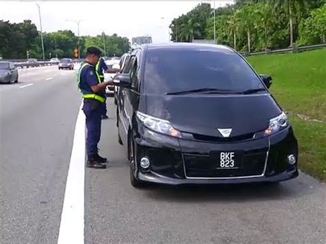 Kerana jemu dia nekad untuk berhenti kerja. OPS during Christmas JPJ Selangor PDRM - YouTube