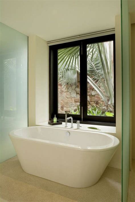 As the big short goes on, it becomes progressively less funny and more depressing, mirroring the attitudes of the characters. 40 Master Bathroom Window Ideas