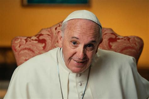 crítica el papa francisco un hombre de palabra contraste