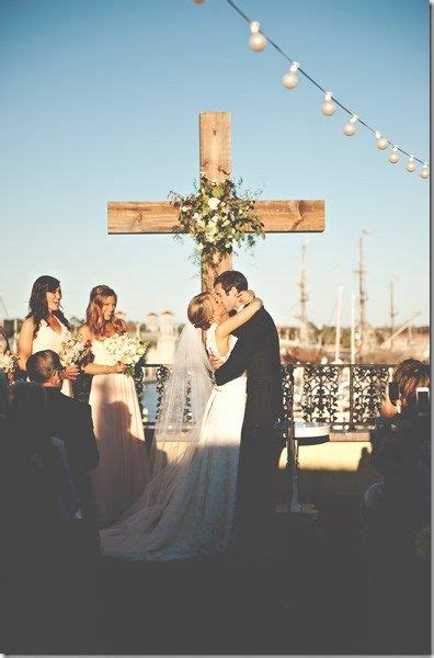 Bride And Groom Kiss Wedding Guidelines Wedding Checklist Second