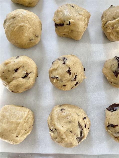There are a few secrets to the best classic, chewy chocolate chip cookies. Perfect Chocolate Chip Cookie Recipe Ravneet Gill - Chocolate Chip Cookies Recipe Nyt Cooking ...