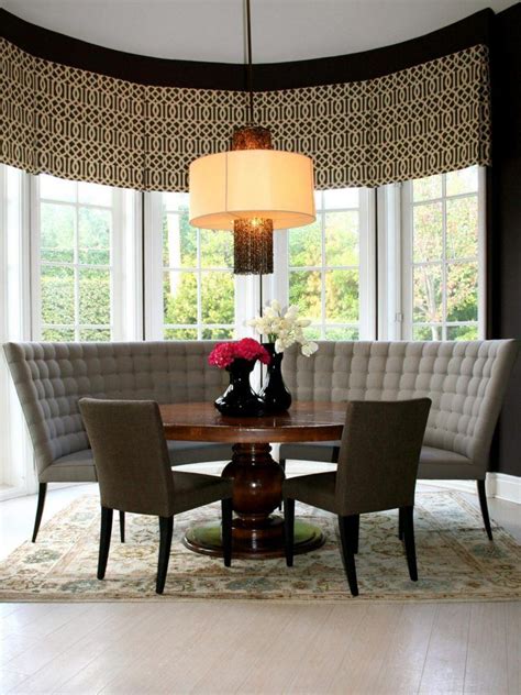 Needless to say, corner booth dining sets are an ideal solution for anyone with a limited budget and small space to work with. 10 Gorgeous Dining Rooms with Circular Tables - Housely