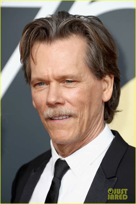 Photo Kevin Bacon And Wife Kyra Sedgwick Share A Smooch At Golden Globes Photo